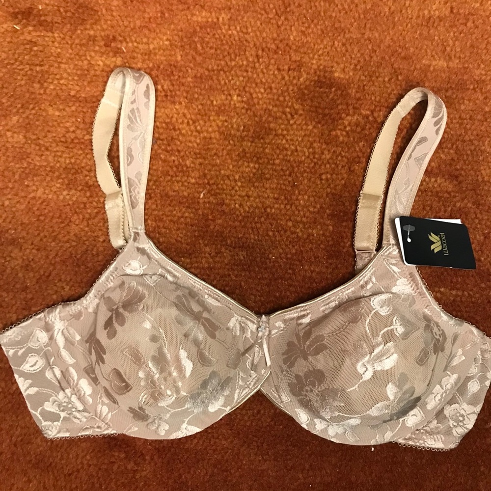 Wacoal 855267 Seamless Underwire Bra. 38C. NWT